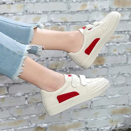 

2019 new Korean version of the wild color matching flat bottom casual white shoes women tide