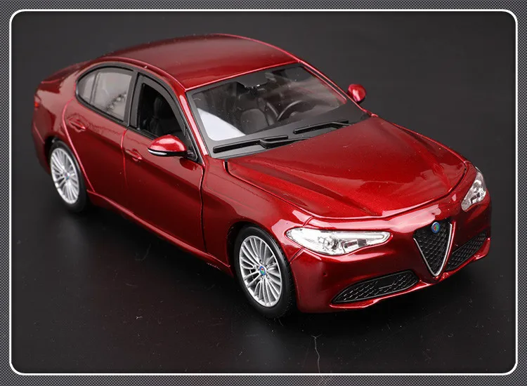 Bimeigao 1:24 Alfa Romeo модель автомобиля из сплава Stelvio Clover SUV Giulia