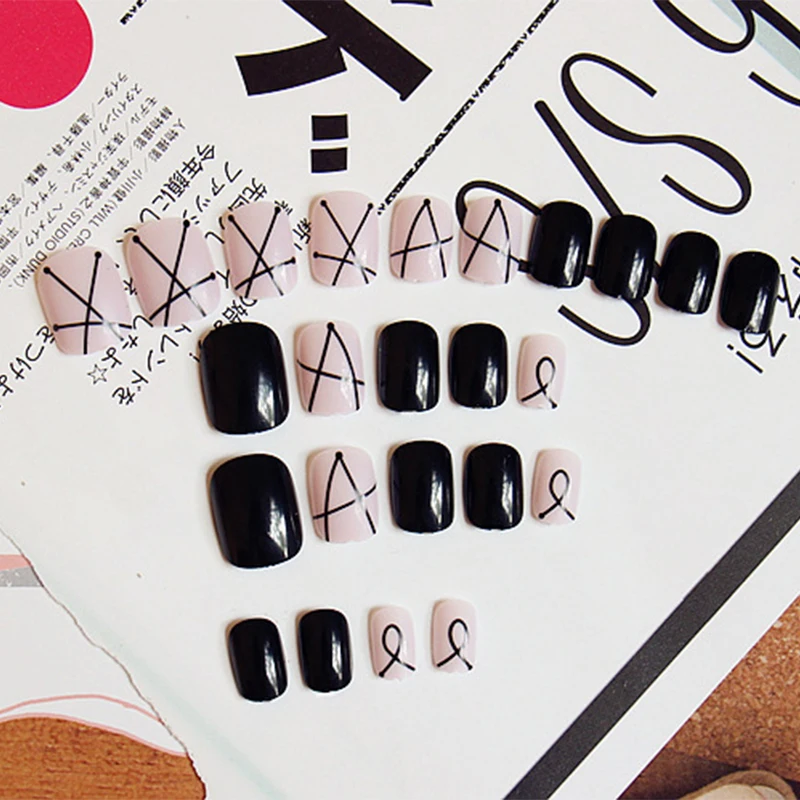 24pcs/Set Short Mixed Black Pink False Nails Pre-design Star Pattern Sqaure Head Full Nail Tips Artificial Beauty Nail Art Tools