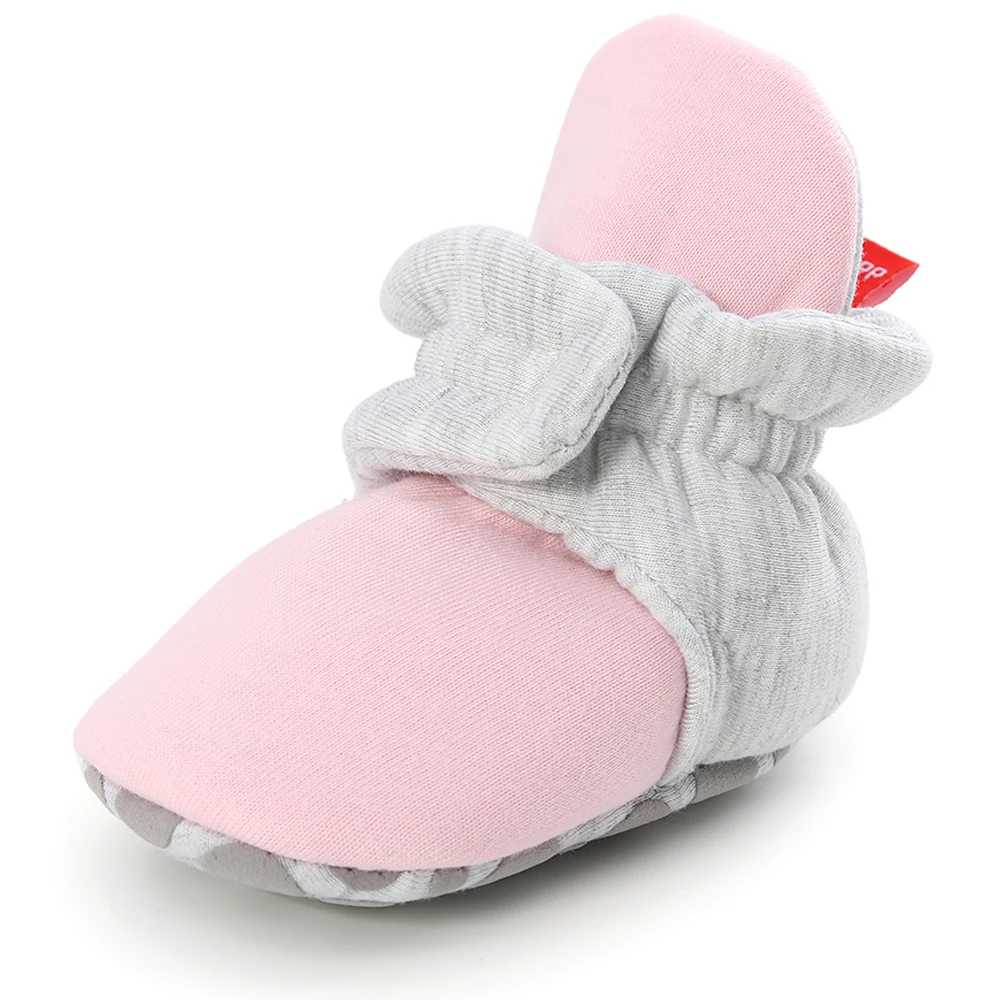 pink grey Носки для новорожденных; обувь для мальчиков и девочек; обувь со звездами для малышей; обувь для первых шагов; удобные хлопковые мягкие Нескользящие теплые детские ботиночки для малышей - Цвет: pink grey
