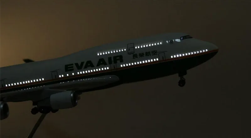 Novel 1/150 масштаб 47 см самолет Boeing B747 самолет тайваньский EVA авиакомпания Модель W светильник и колесо литой пластмассовый полимерный самолет