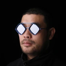 

2022 Fashion Punk Sunglasses Vintage Steampunk Sunglasses Man Personality Exaggerated Diamond Lined Up Hip-hop Metal Glasses