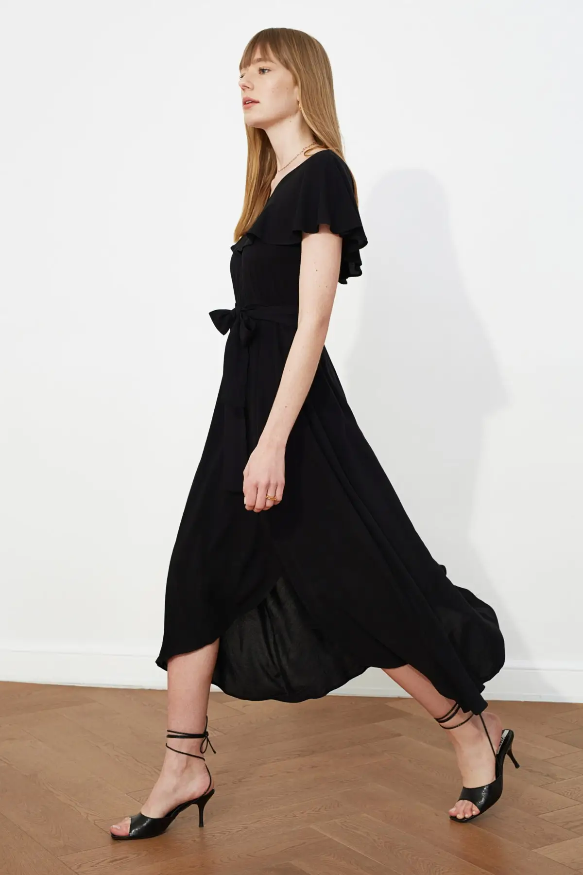 Черное платье с поясом | Женская одежда