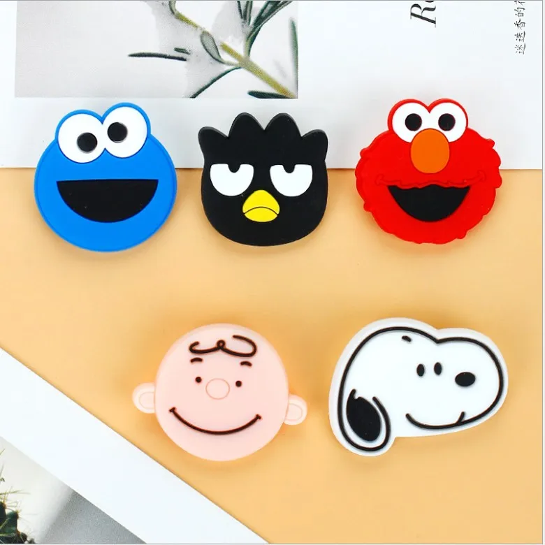 Горячая Распродажа Peko doraemon Пикачу Элмо печенье монстр брошь Одежда сумка булавка креативный ПВХ игрушка-бейдж для детей