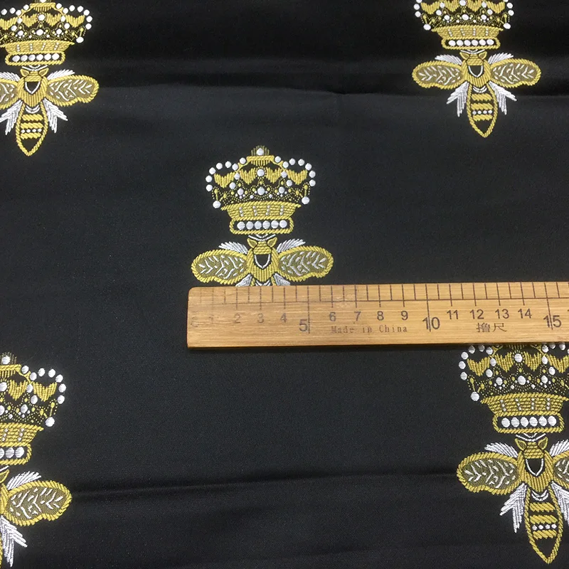 160 см ширина пчела Корона металлическая нить окрашенный полиэстер парча жаккардовая ткань для женщин осень зима платье пальто DIY шитье
