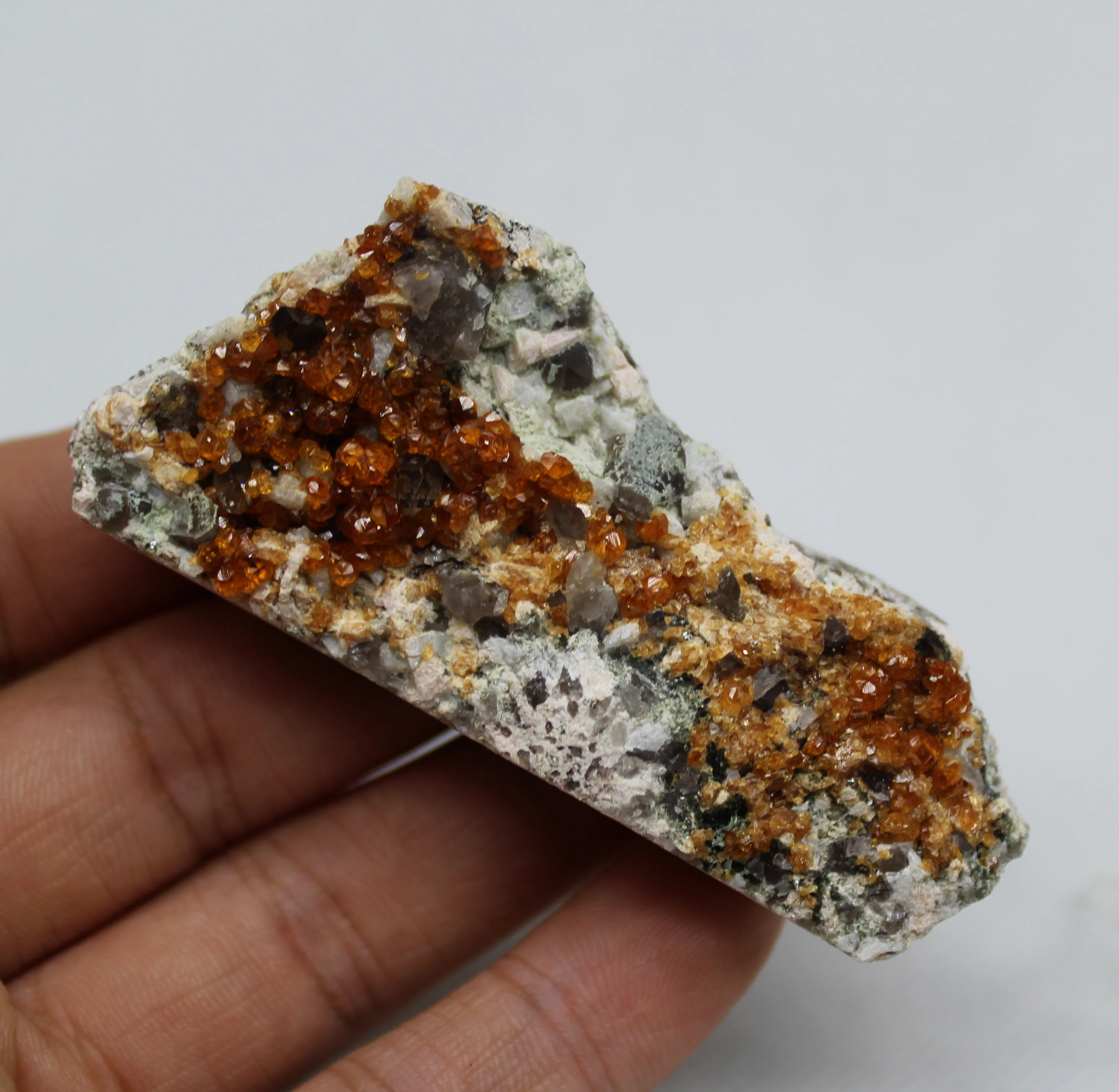 Натуральный гранат и чай кристалл симбиоз минералы образцы камней и кристаллов целебные кристаллы кварцевые драгоценные камни