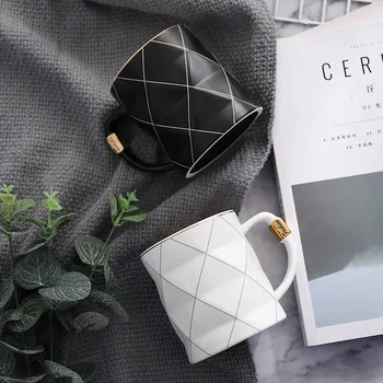 

Nordic Creative Rhombus Gold Drawing Ceramic Mug with Handle Personality Breakfast Coffee Mug Milk 450ml Large Capacity Watercup