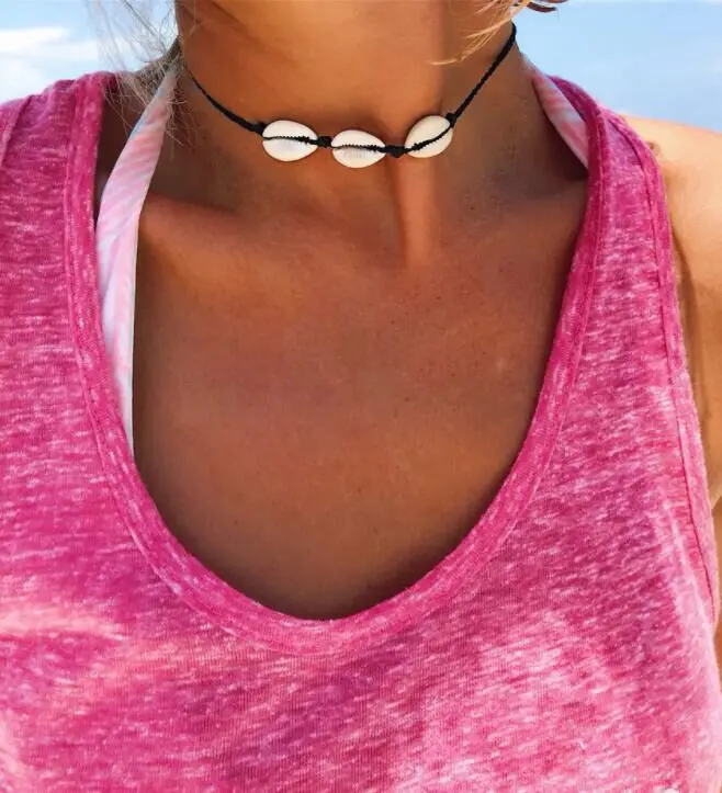 

New Fashion Black Rope Chain Natural Seashell Choker Necklace Collar Necklace Shell Choker Necklace for Summer Beach Gift