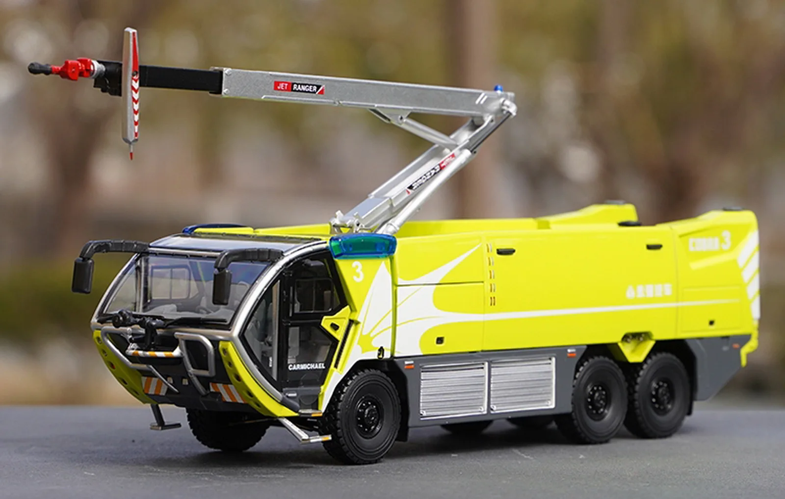 

1/43 Scale CARMICHAEL COBRA 3 Airport Fire Truck Yellow Diecast Model Toy Collection
