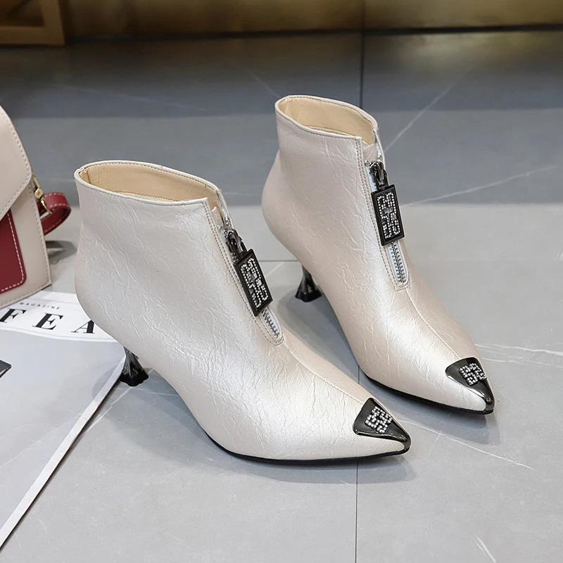 

Martin boots thick-soled women's boots autumn and winter new style short boots women's tide zipper boots short boots Z157