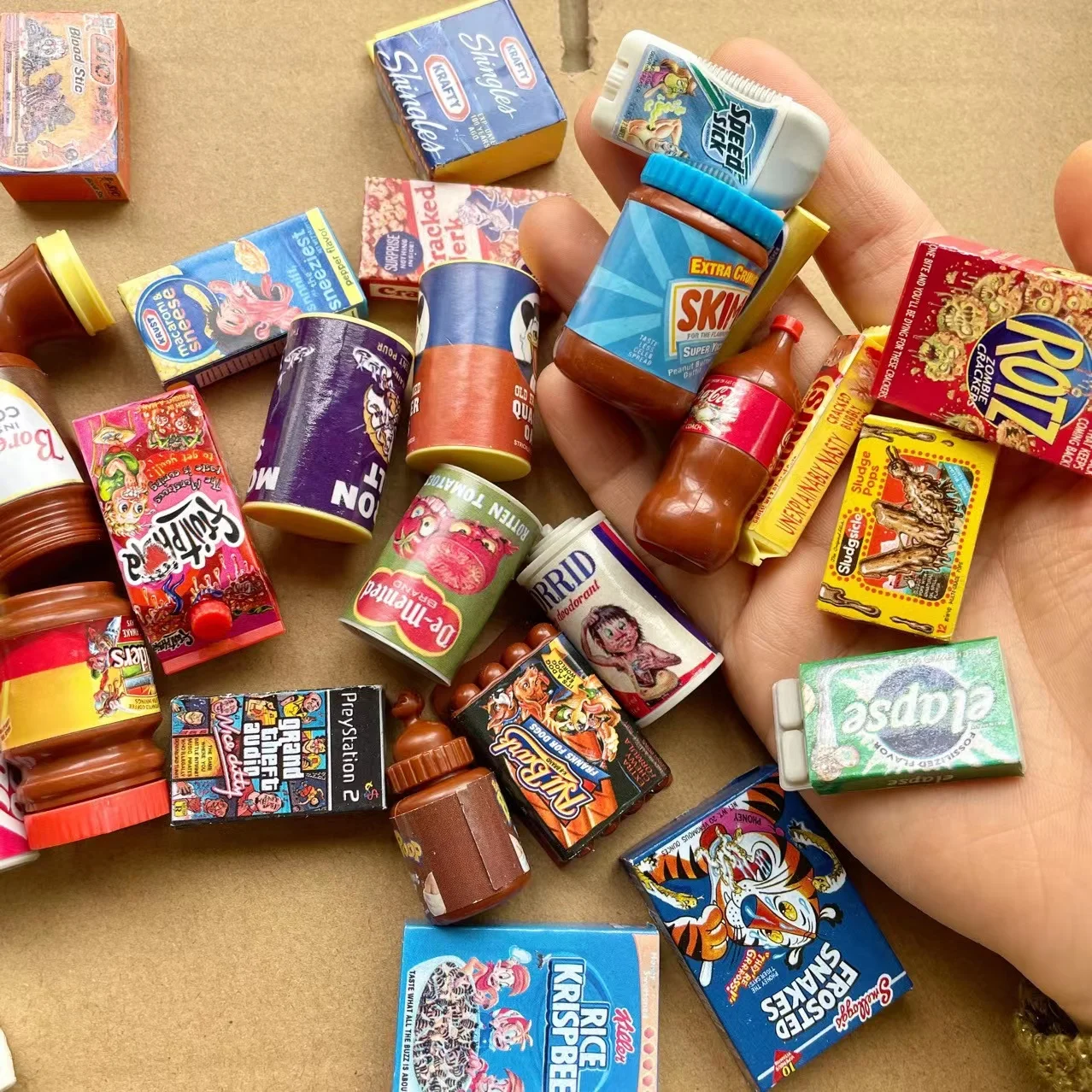 Mini Toy world Wacky Packages supermarket miniature mini merchandise bottles and cans, a variety of mixed hair 4