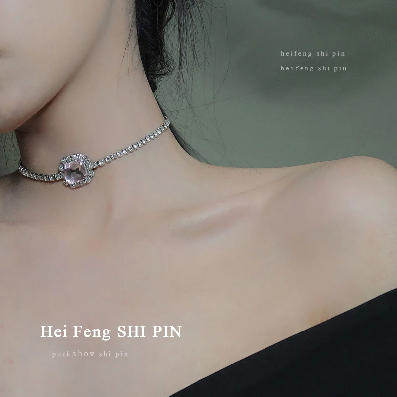 

Modern Jewelry Women Necklace Delicate Design High Quality Crystal Pink Square Glass Necklace For Women Lady Gifts