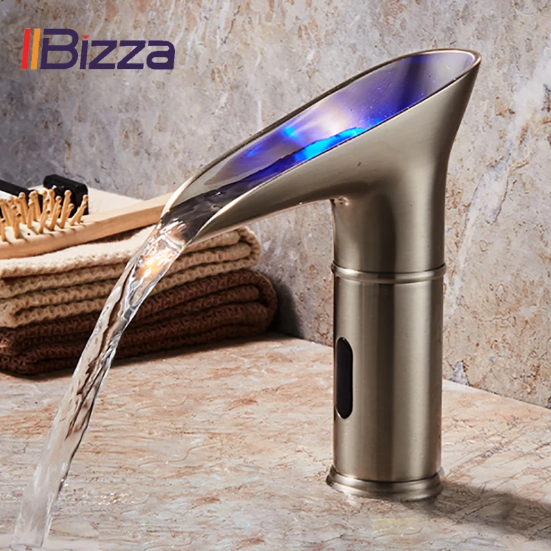 Водосберегающий светодиодный светильник кран для раковины автоматический