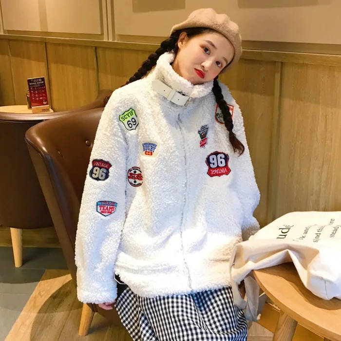 

Embroidered Coat Women's 2019 Korean-style Long Sleeve Lamb Winter Thick Imitation Loose Hair Commuting Korean-style Cotton-padd