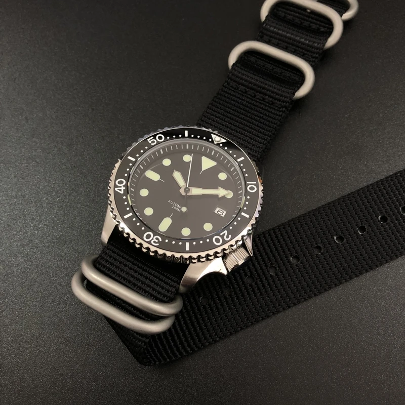 Мужские тунец SKX007 автоматические часы NH35 Mov не 200 м водостойкий сапфировое стекло нержавеющая сталь diver наручные часы для мужчин и женщин - Цвет: black nylon strap