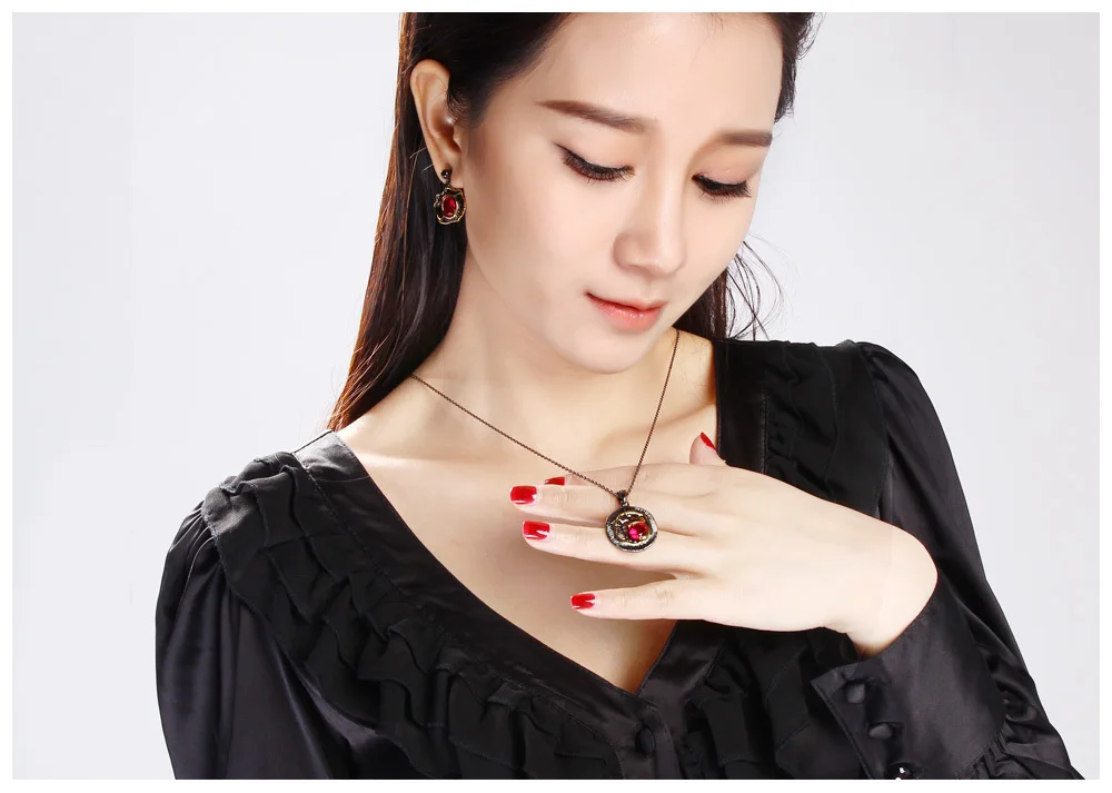 black pendant (11)