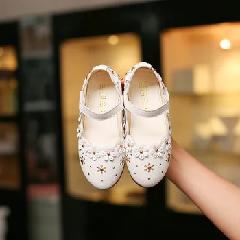 

2020 Girls Shoes Sweet Princess Shoes Children Leather Shoes New Spring Autumn Shoes Hollow Soft Bottom Flowers Baby Shoes