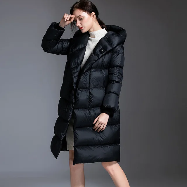 Зимние, высокие сапоги большого размера пушистые 95% пуховик женский большой маятник над коленом утепленное пальто, дутая куртка с капюшоном куртка-пуховик F135