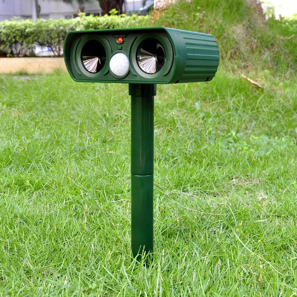 2pcs Solar Power Ultrasonic Animal Chaser Repeller Mice Cat Dog Fox Birds Squirrels Deterrent Repellent Practical Garden Pest