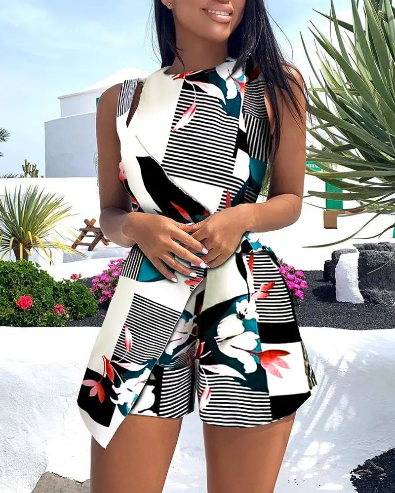 

2019 Summer New Women Striped Floral Print Sleeveless Romper Casual V-neck Trends Retro Printed Holiday Beach Playsuits