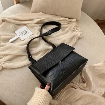 

2019 autumn and winter new Korean women's cross-body bag hot sale solid color fashion shoulder bag