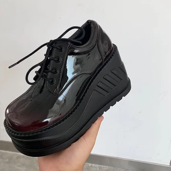 baratas Botas De Couro De Patente Vermelha Demonia Botas De Tornozelo Botas De Motocicleta Goth Creeper Sapatos Das Mulheres Botas De Cunha Plataforma Preto