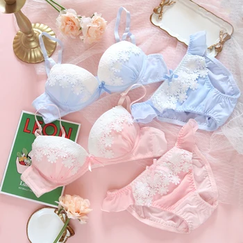 

New kawaii sweet cute lace embroidered flower underwear female small chest gathered loli Japanese student soft girl bra student