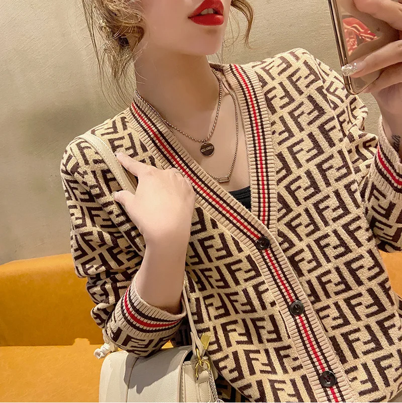 Women Long Sleeve Thin V Neck Knitted Cardigan Sweater With Contrast Color Stripe and Crown Pattern