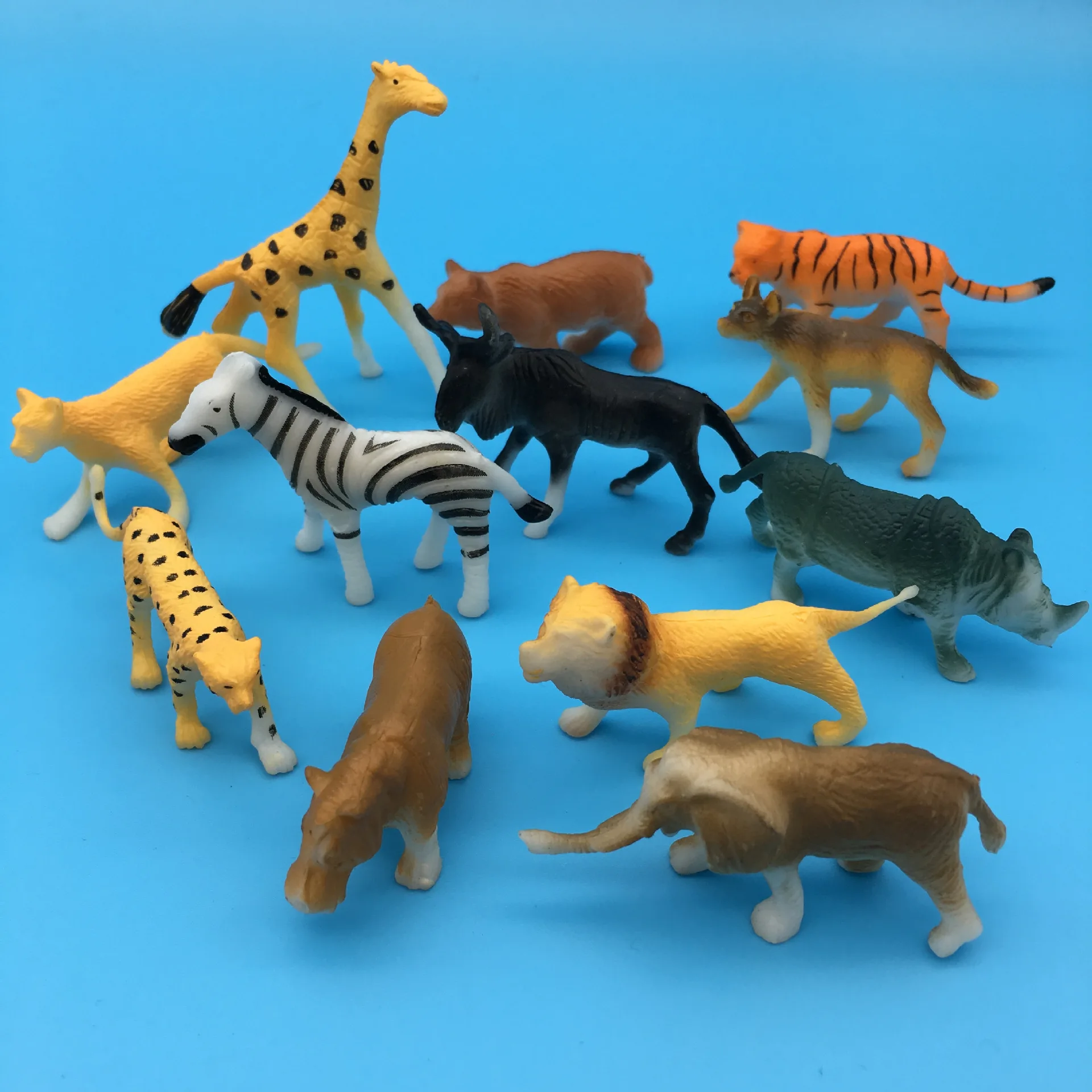 Набор животных для детей. Животные игрушки верблюд. Пластмассовые игрушки животные. Набор фигурок животных. Реалистичные фигурки животных.