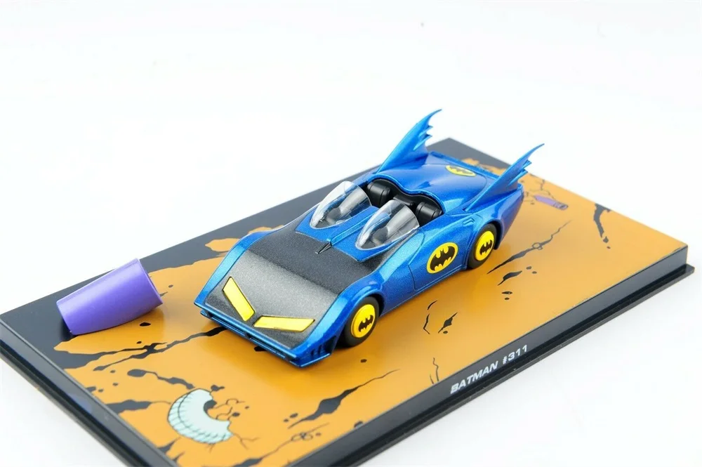 Литая модель автомобиля в масштабе 1:43 детективных комиксов Бэтмобиль Бэтмен