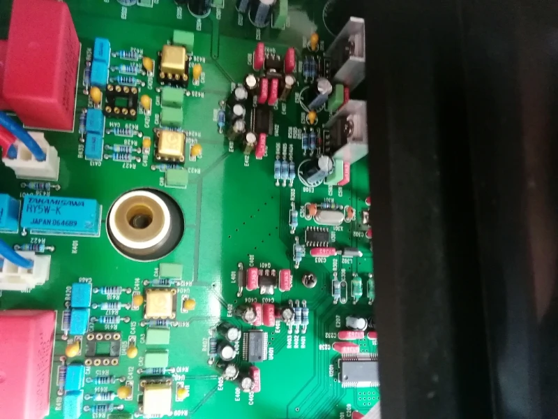 Ampli-op V4i-S HiFi – Remplace AD797ANZ NE5534P LME49710HA – Douk Audio Doré