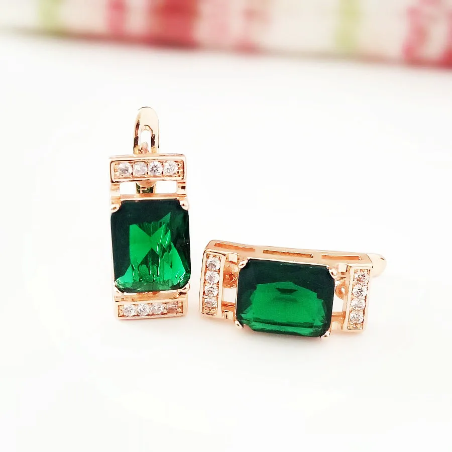 Серьги из розового золота 585 пробы модное ювелирное изделие с зеленым камнем