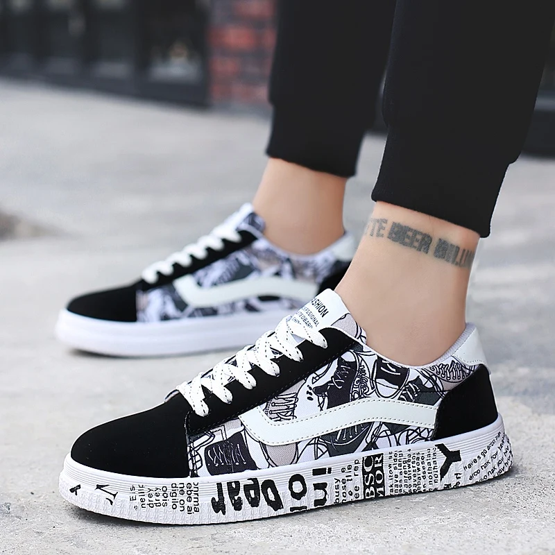 Новинка Летние женские кроссовки Белая повседневная обувь Модная на плоской