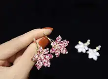 

Red And White Maple Leaf Earrings Are Suitable For All Occasions Sweet And Beautiful Gift-Giving Essential