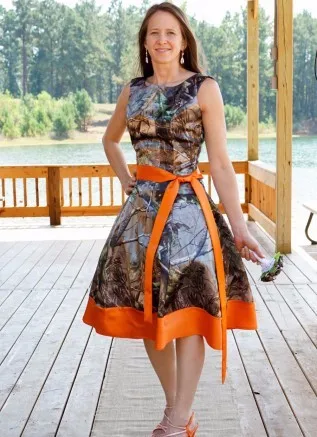 

Custom Made Knee Length Camo Bridesmaid Dresses Camouflage Wedding Party Gowns 2016 Orange Satin Special Occasion Dress