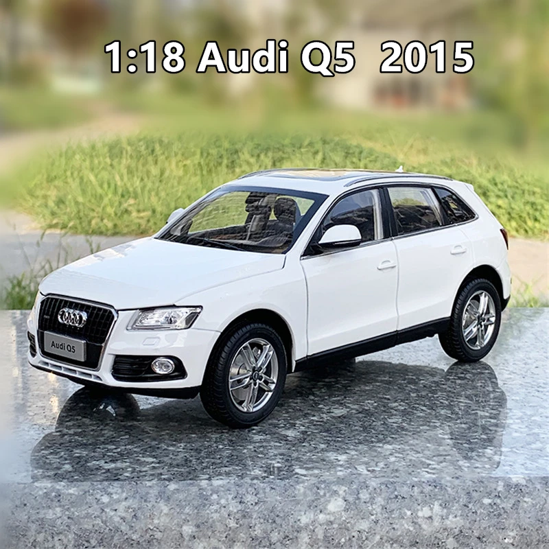 Модель автомобиля 1:18 AUDI Q5 SUV из сплава литые игрушки для детей рождественские