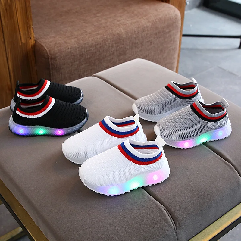 

2019 Autumn New Slip-on Kids Shoes with Light Tenis LED Infantil for Boys Sport Lighting LED Shoes Children Glowing Sneakers