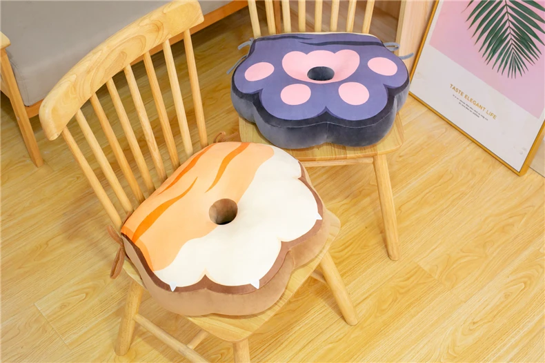 Cozy Cat Paw Seat Cushion for Comfortable Seating6