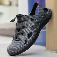 Explosive breathable sandals Plaid flat sandals Men's quick-drying hole shoes Summer beach toe cap sandals