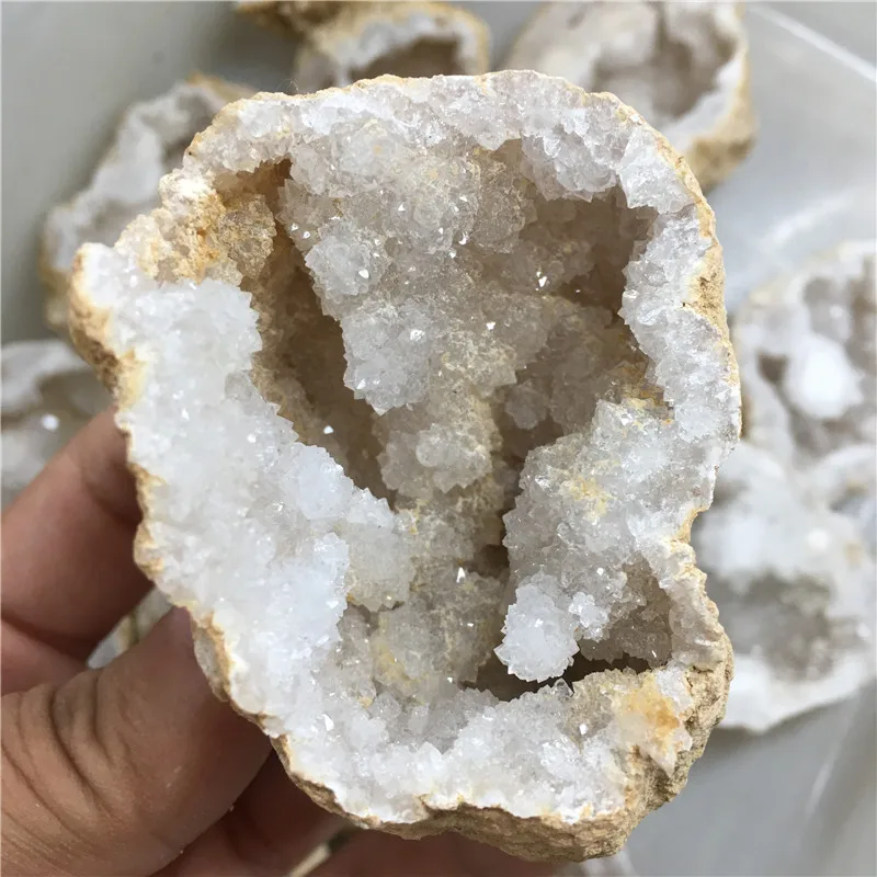 Натуральный агат геодный Кристалл отверстие образец минерала содержит четкие комплекты кристаллов лечебная энергия камень Хэллоуин украшения