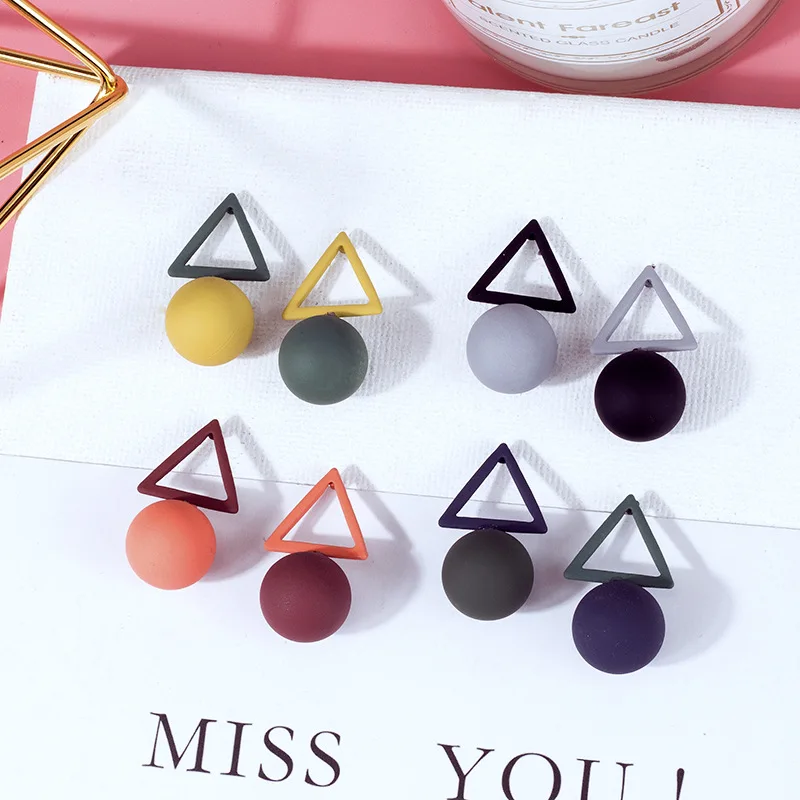 

Europe and the United States simple triangular ear nail female Korean temperament personality ear pendant asymmetric earring