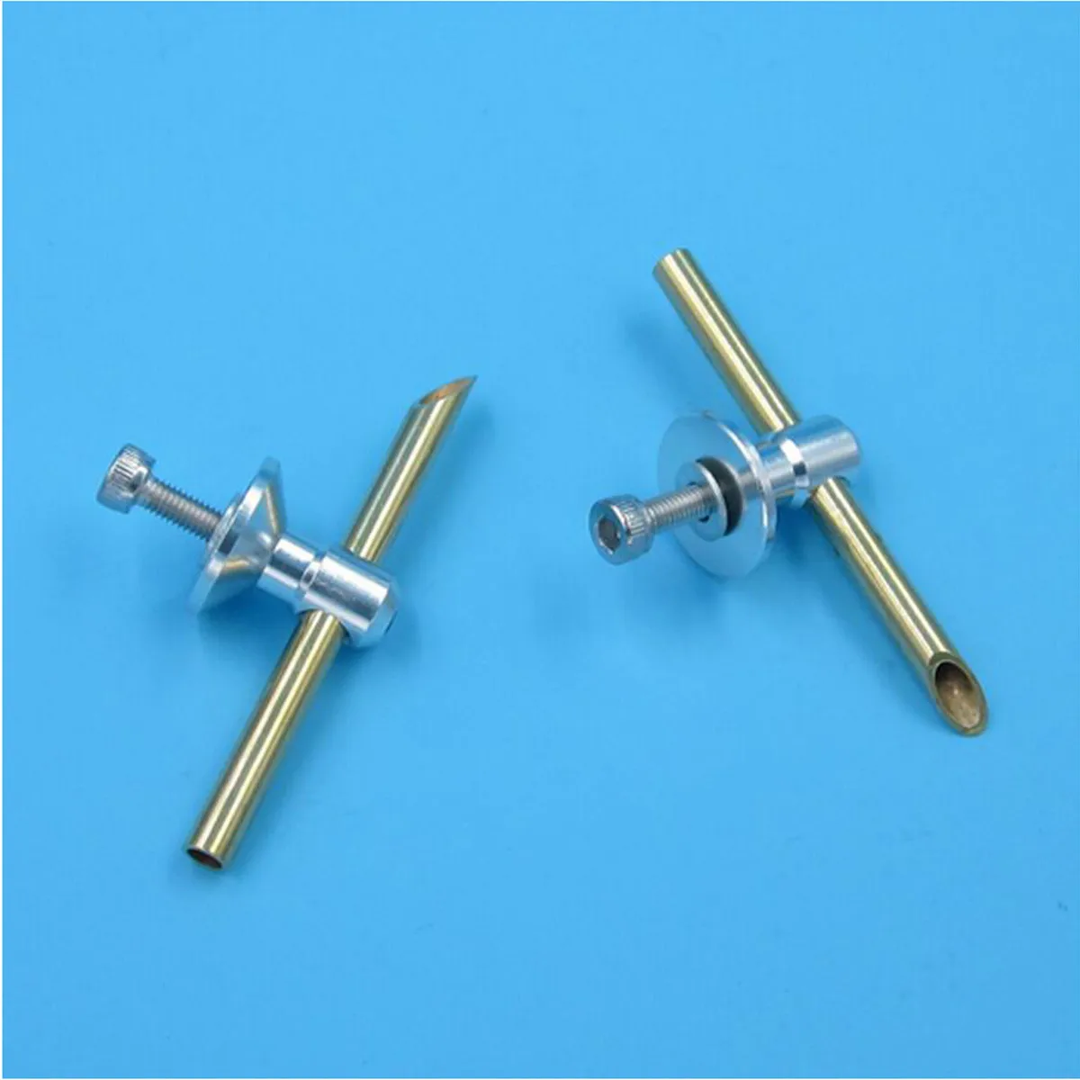 

2Pcs Stern Wiper Nozzle Watering Cooling Retrofit Copper Tube Water Inlet Aperture 3mm with M3 Screws for RC Model Methanol Boat