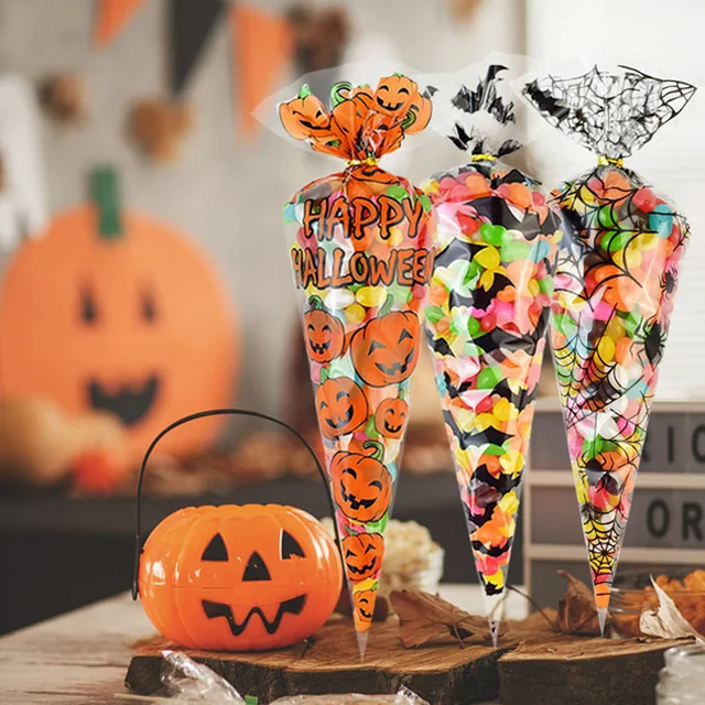 100Pcs Halloween Cone Bag Pumpkin Bat Spider Triangle-shape Candy Bags Halloween Gift Favors Package Treat Or Trick Candy Pocket 2