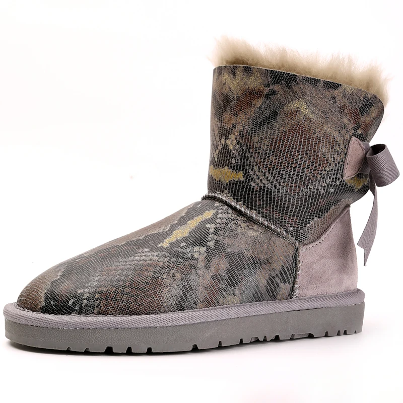 

2019 autumn and winter new short boots snake pattern sheep fur one short tube snow boots female bow leather boots winter