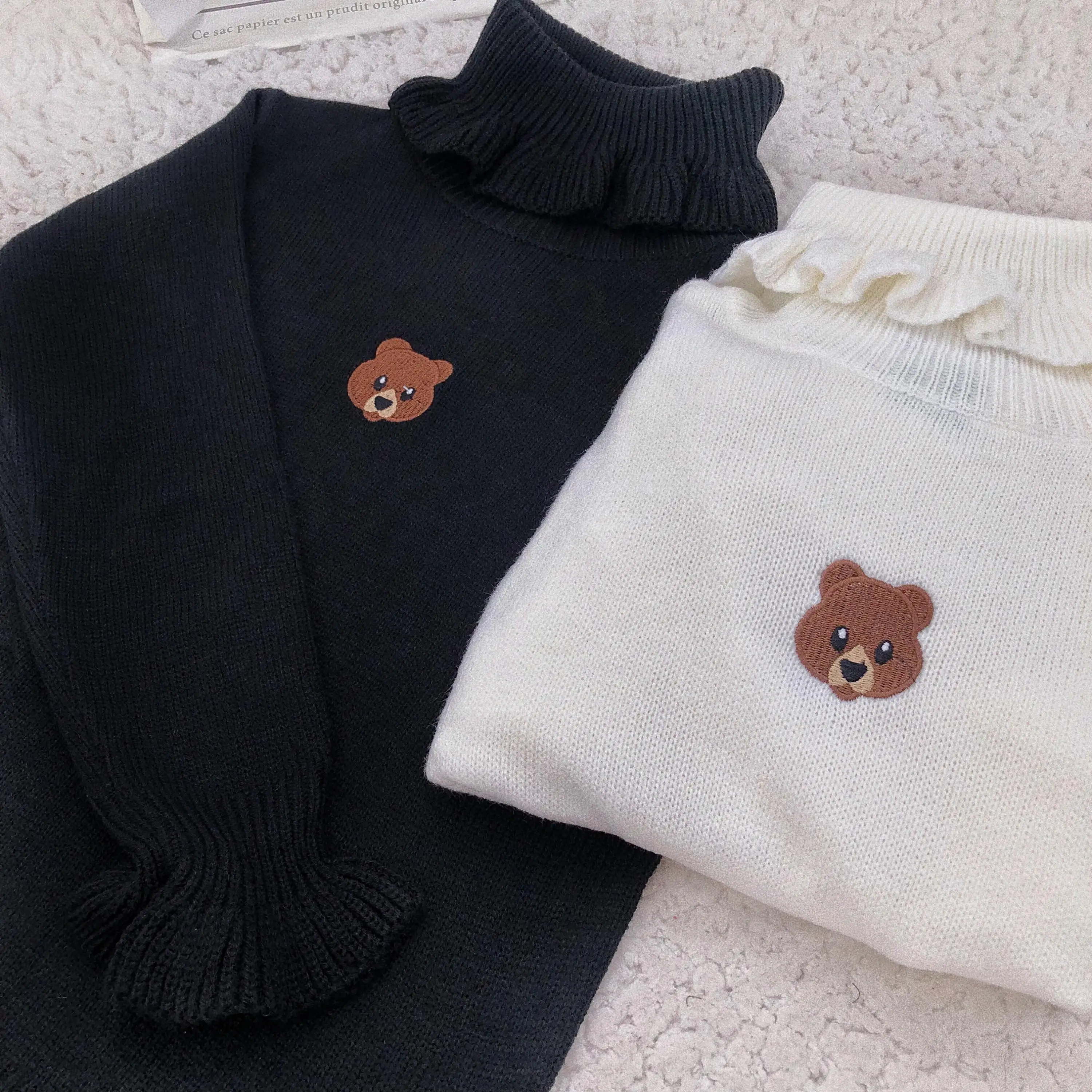 Harajuku милый свитер для девочки с медведем, винтажный вязаный женский пуловер с высоким воротом Kawaii, Женский облегающий джемпер с высоким воротом и рюшами, белый и черный цвета