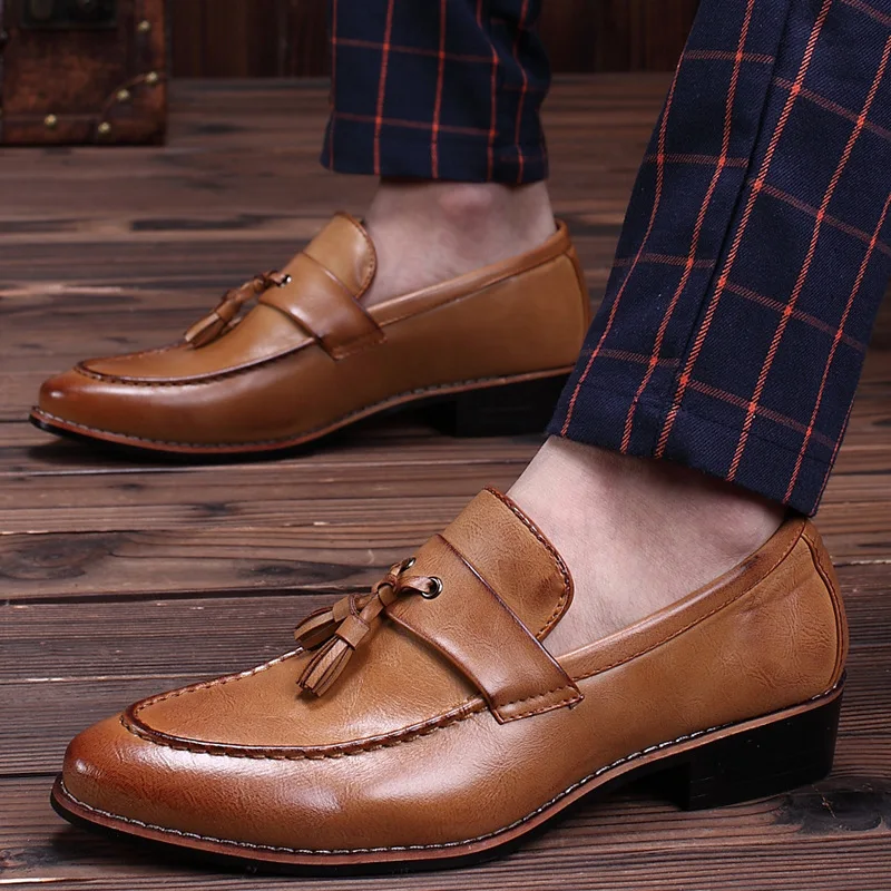 

2018 New Autumn Mens luxurn shoes Driving Casual Shoes Leather Moccasin Slip On Loafers Mens Genuine leather Flat Wedding Shoes