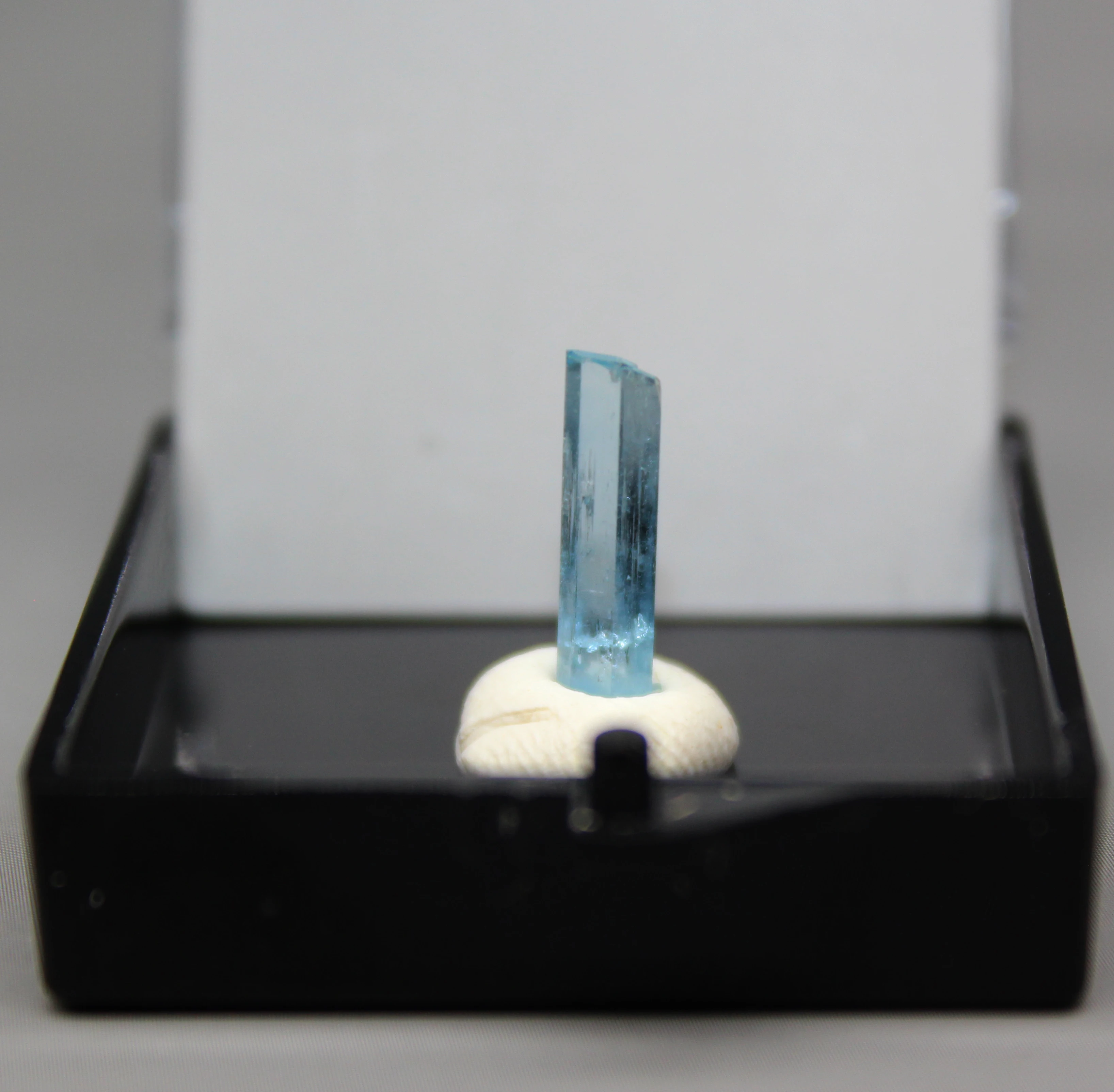 

100% Rare Natural Aquamarine gem Mineral specimen stones and crystals healing crystals quartz gemstones free shipping send box