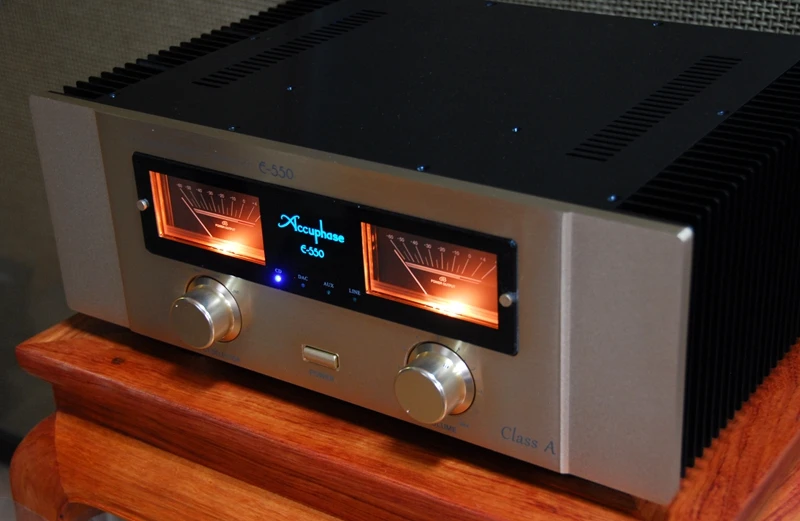 Копия Accuphase E 550 Pure класса A (30 Вт 8 Ом) гарантированная линейная мощность Φ 3