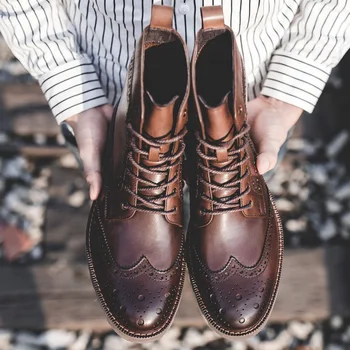 

ancient ways of carve patterns or designs on woodwork leather men's boots boots high boots in Europe and America helper