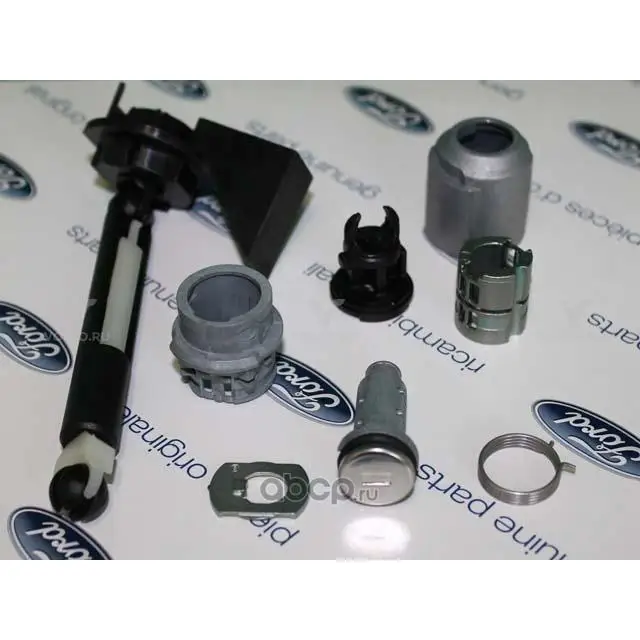 1355231 Ford Europe ЛИЧИНКА ЗАМКА КАПОТА FOCUS 2008-2011
